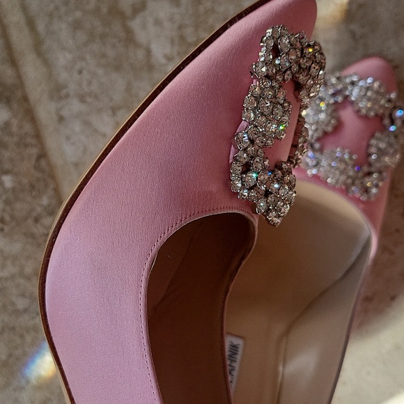 Manolo blahnik hanging pink satin pumps - Picture 13 of 17